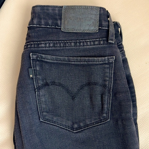 Levi 712 slim black jeans. Size 27. Very good condition. - Picture 2 of 3